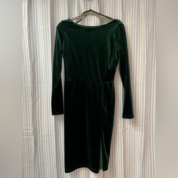 Velvet green dress with low brack size 10 mid length new never worn - Picture 1 of 3